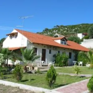 Summer Garden αpartments & Kapszulahotel